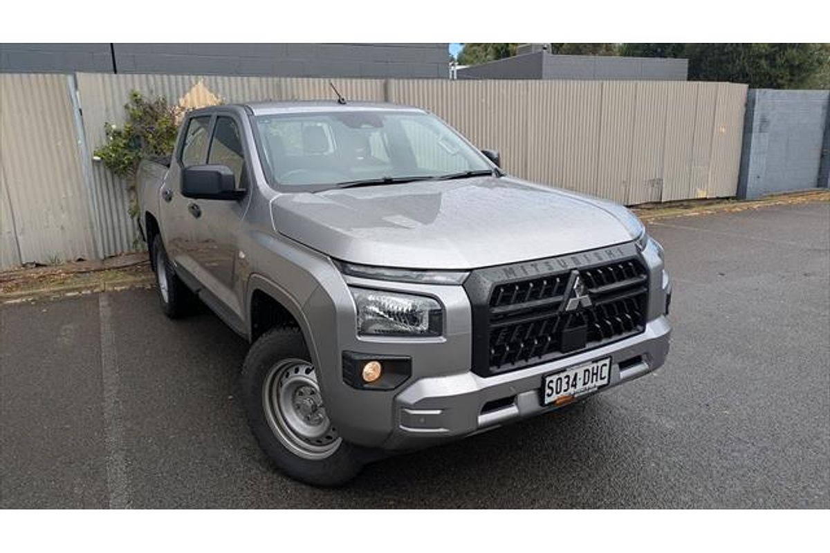 2025 Mitsubishi Triton GLX MV 4X4