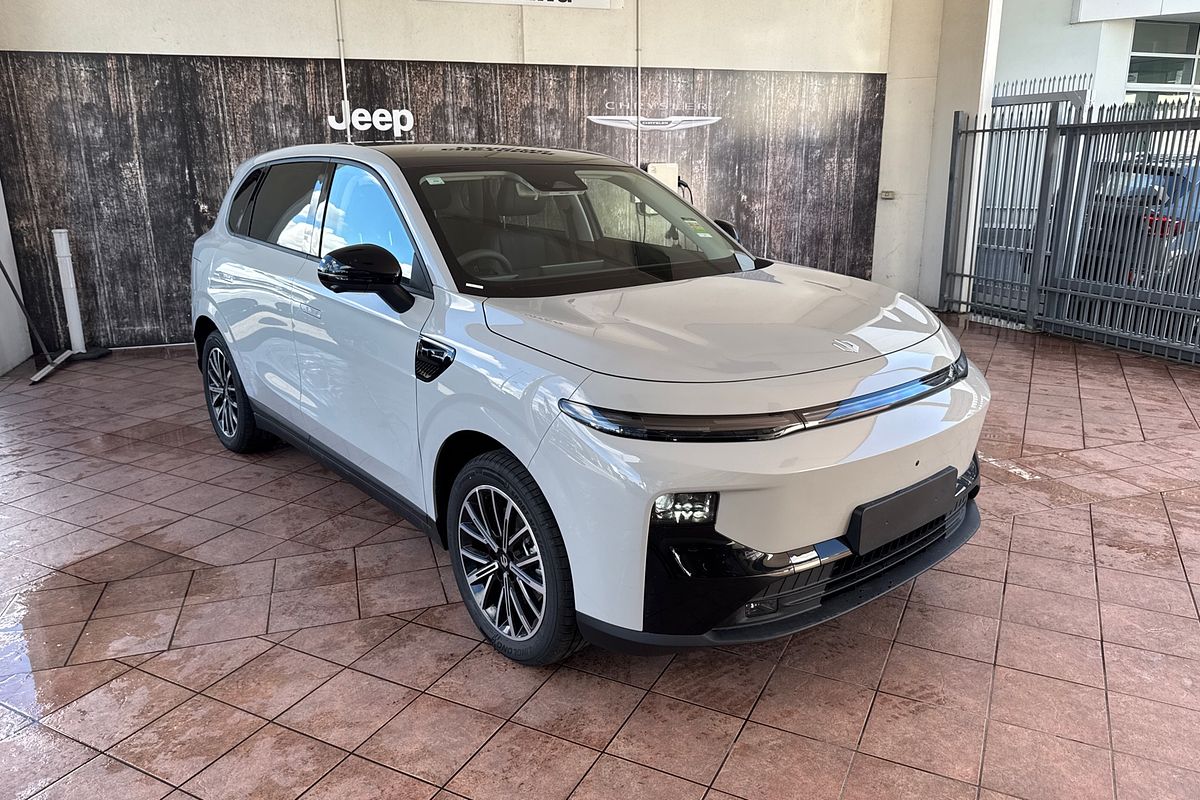 2026 Leapmotor B10 Design LR A12