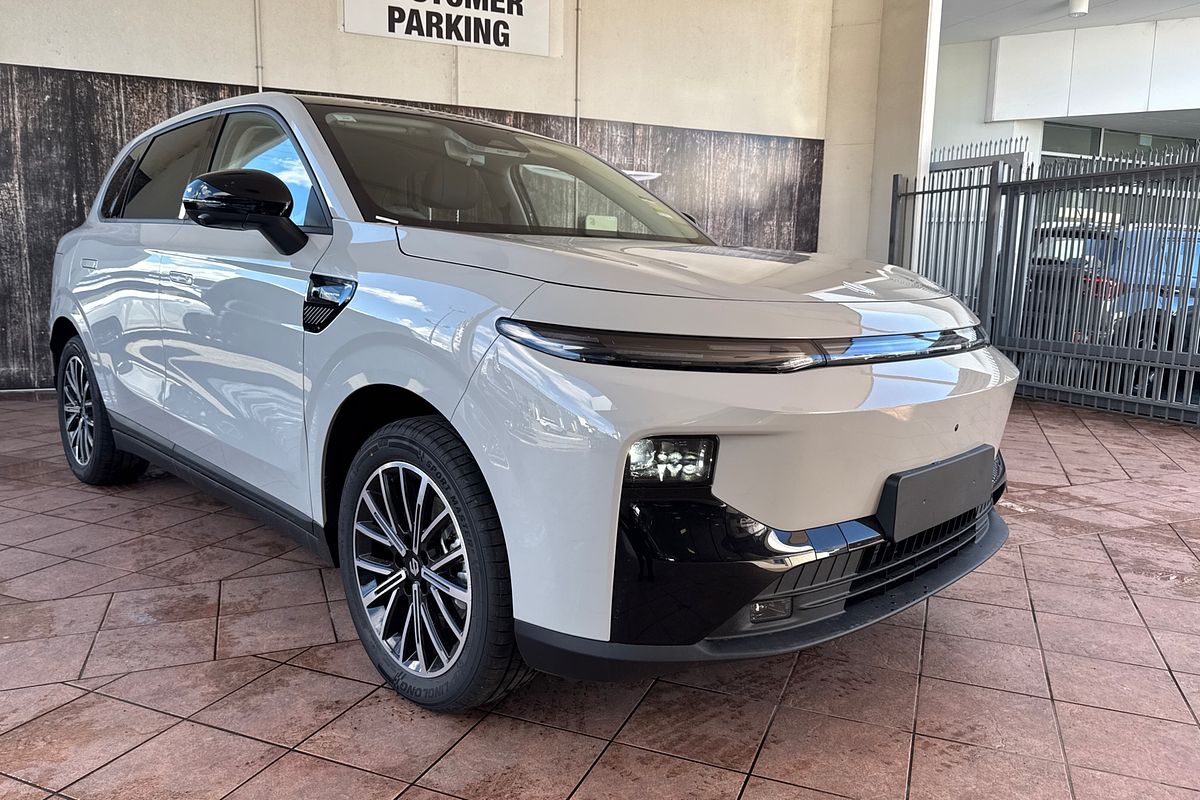 2026 Leapmotor B10 Design LR A12