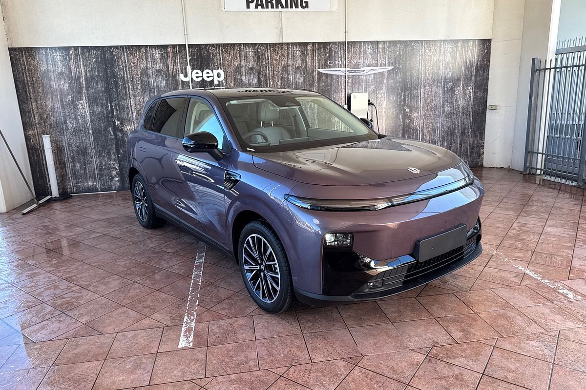 2026 Leapmotor B10 Design LR A12