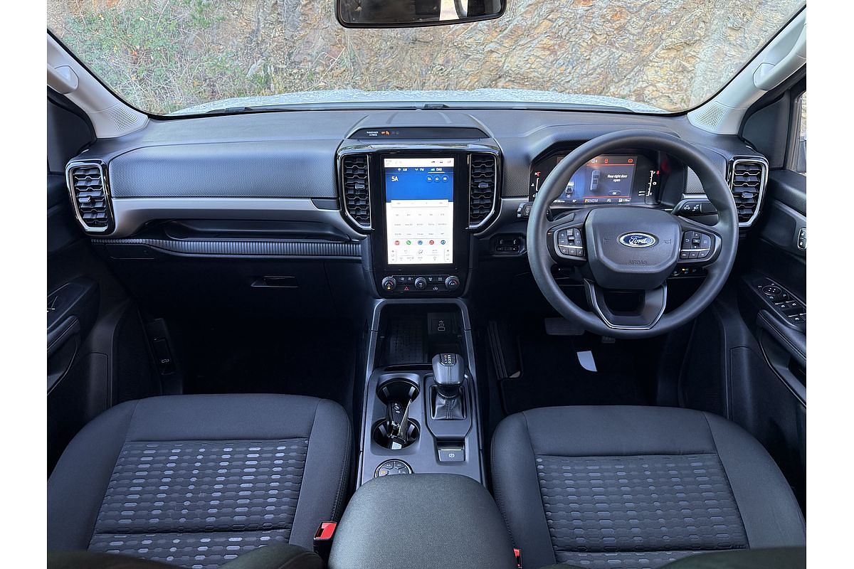2025 Ford Everest Ambiente 2.0L