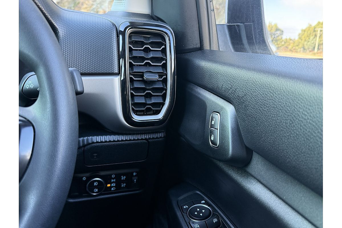 2025 Ford Everest Ambiente 2.0L