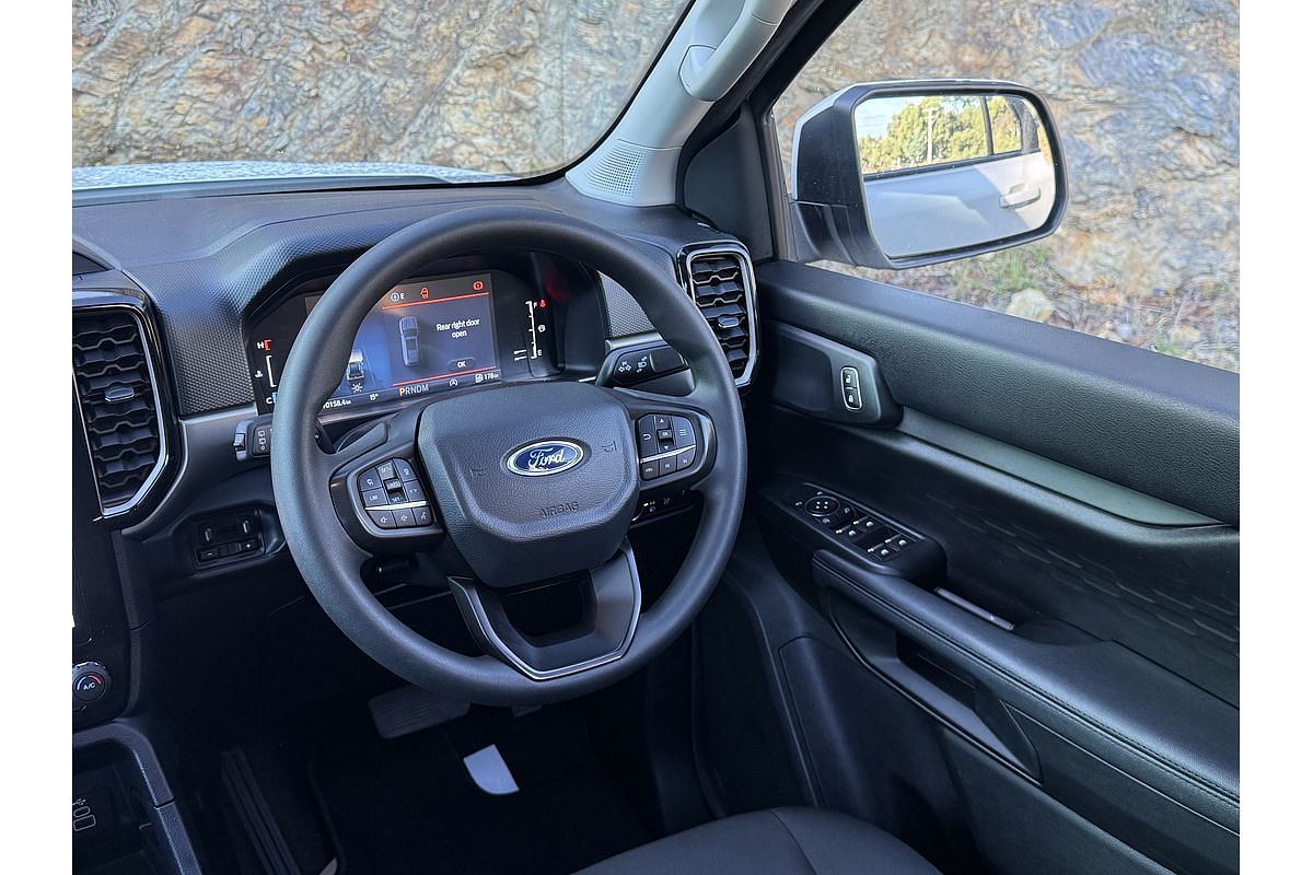 2025 Ford Everest Ambiente 2.0L