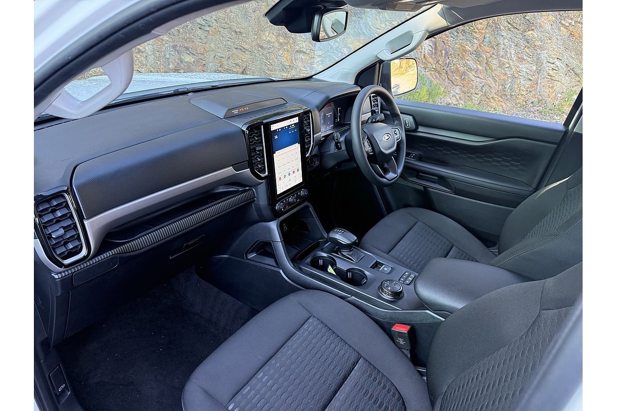 2025 Ford Everest Ambiente 2.0L