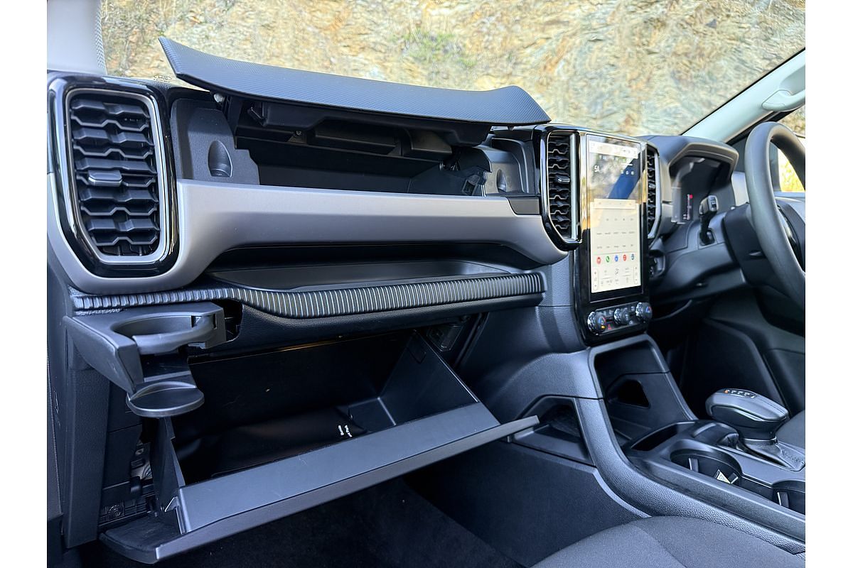 2025 Ford Everest Ambiente 2.0L