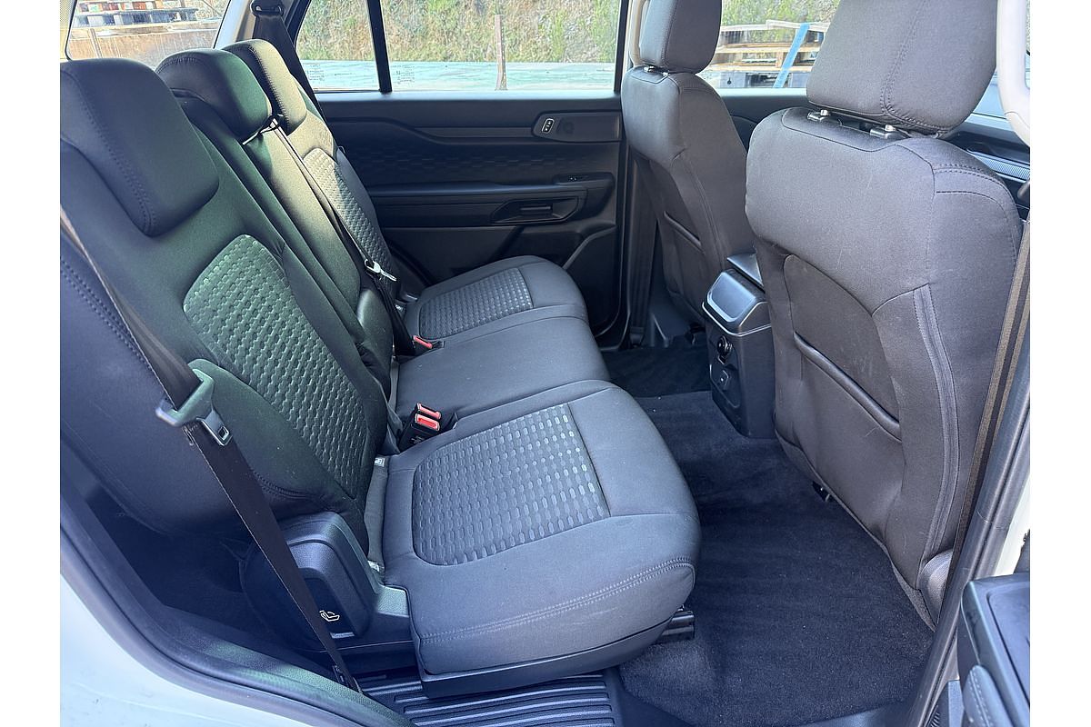 2025 Ford Everest Ambiente 2.0L
