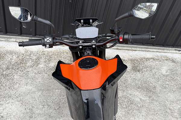 2023 KTM 890 DUKE GP