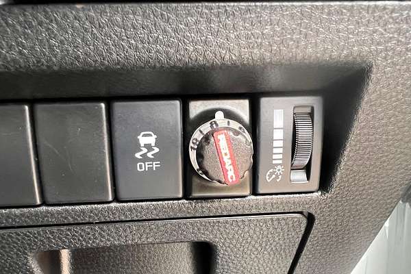 2021 Isuzu D-MAX X-TERRAIN 4X4 thumb-24