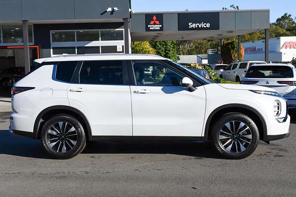2025 Mitsubishi Outlander LS ZM thumb-3