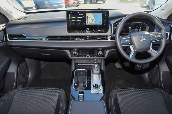 2025 Mitsubishi Outlander LS ZM thumb-16