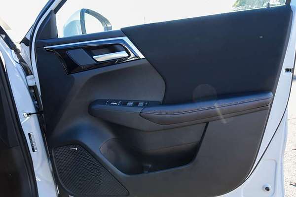 2025 Mitsubishi Outlander LS ZM thumb-15