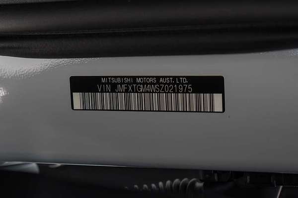 2025 Mitsubishi Outlander LS ZM thumb-20