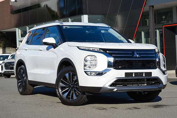 2025 Mitsubishi Outlander LS ZM thumb-0