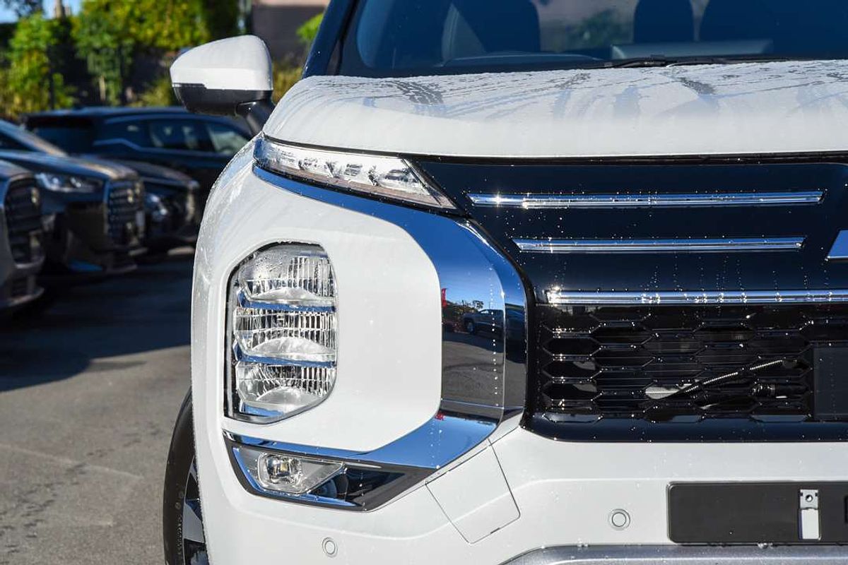 2025 Mitsubishi Outlander LS ZM