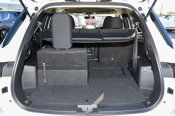 2025 Mitsubishi Outlander LS ZM thumb-18
