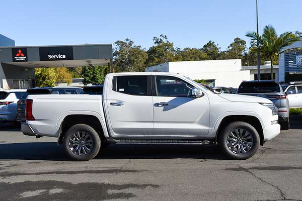 2025 Mitsubishi Triton GLS MV 4X4 thumb-4