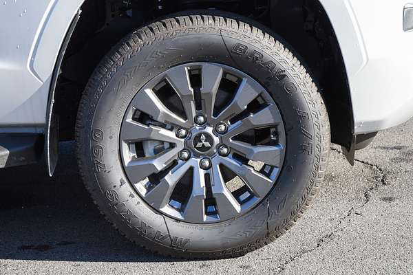 2025 Mitsubishi Triton GLS MV 4X4 thumb-3