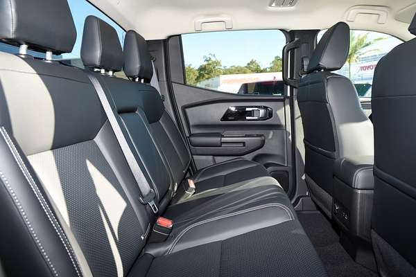 2025 Mitsubishi Triton GLS MV 4X4 thumb-8