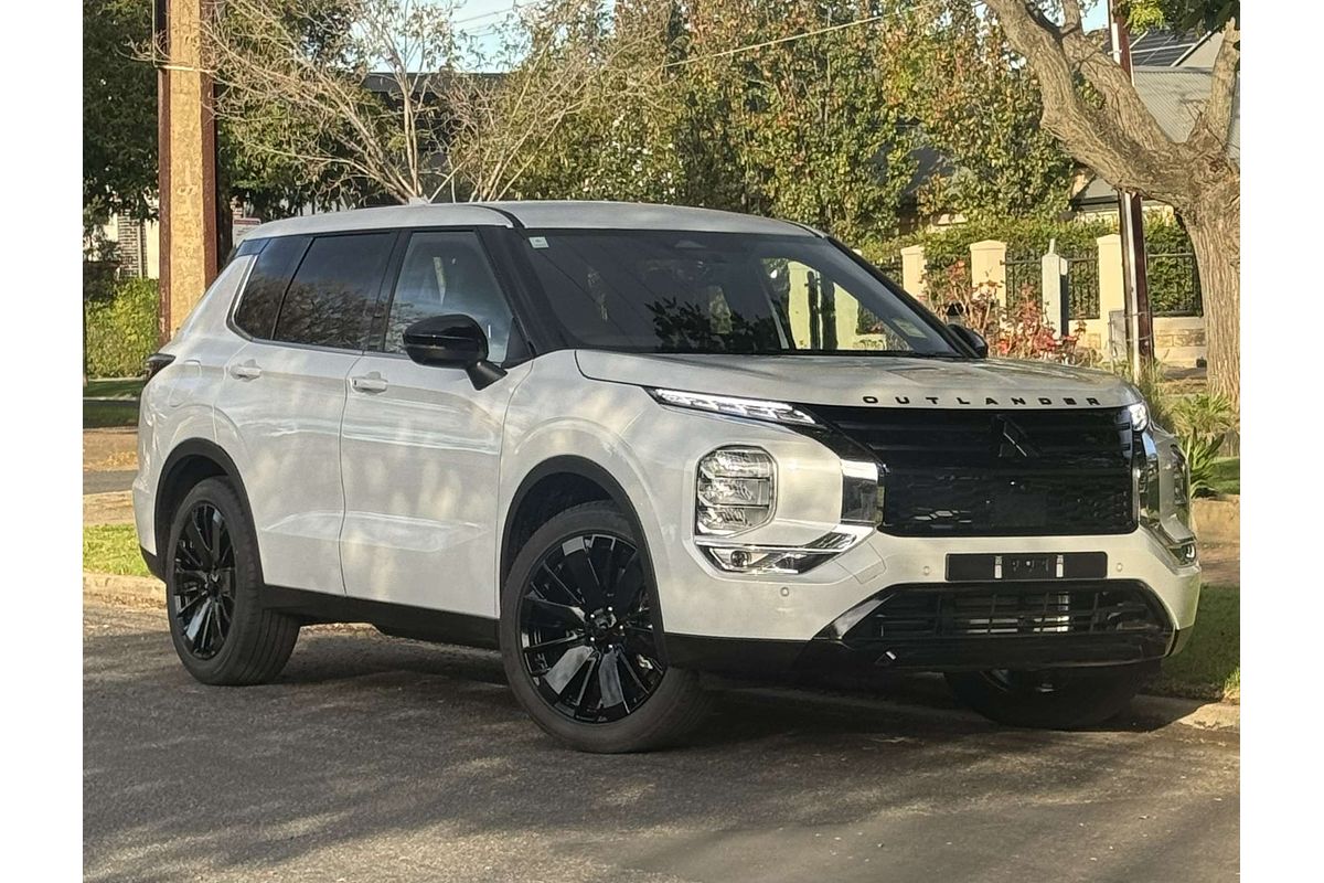 2026 Mitsubishi Outlander Black Edition ZM