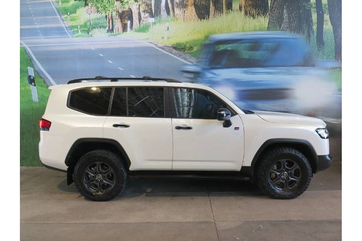 2023 Toyota Landcruiser GR Sport FJA300R