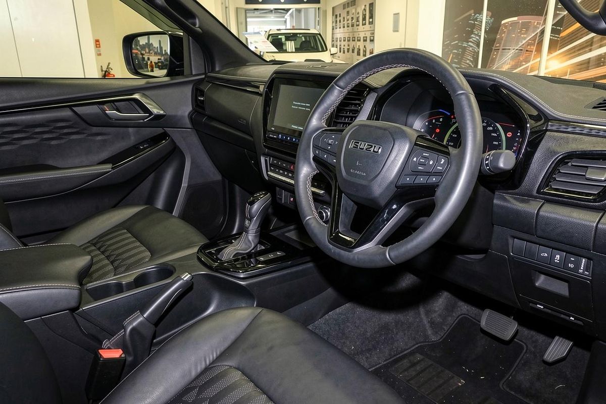 2026 Isuzu D-MAX BLADE 4X4 image 18