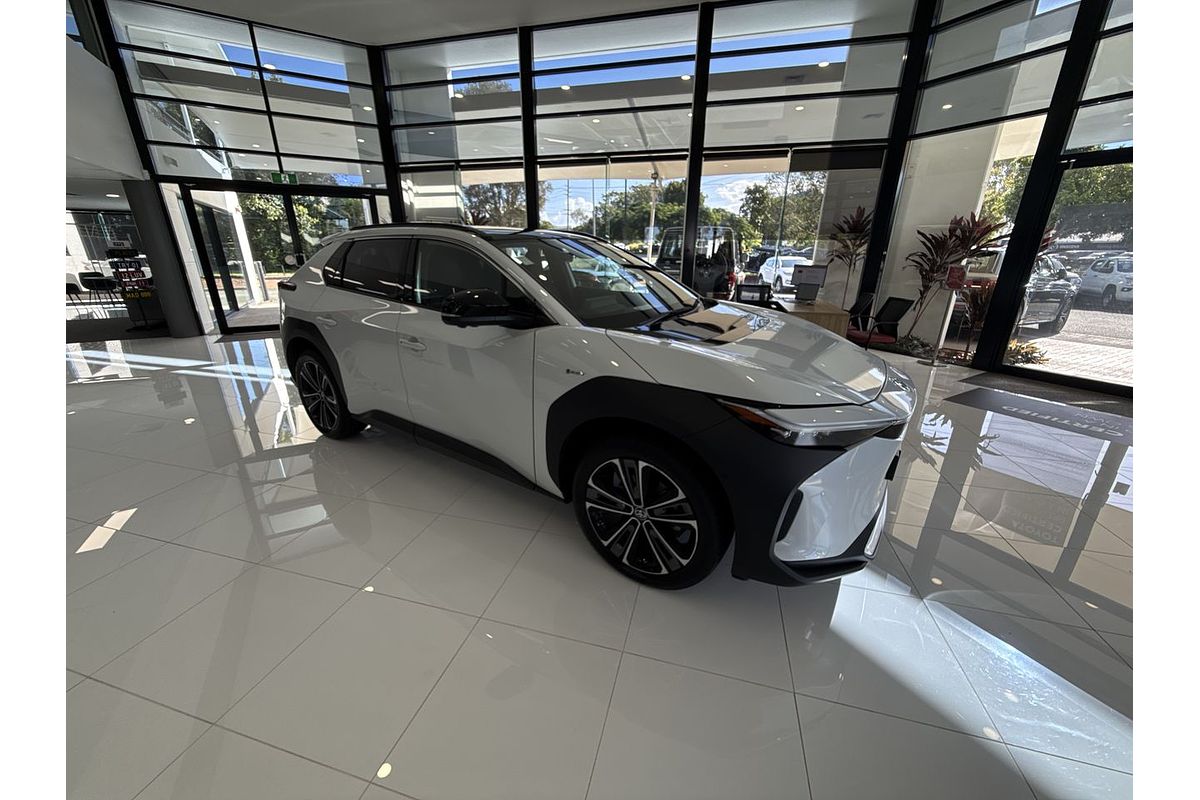 2023 Toyota bZ4X YEAM15R