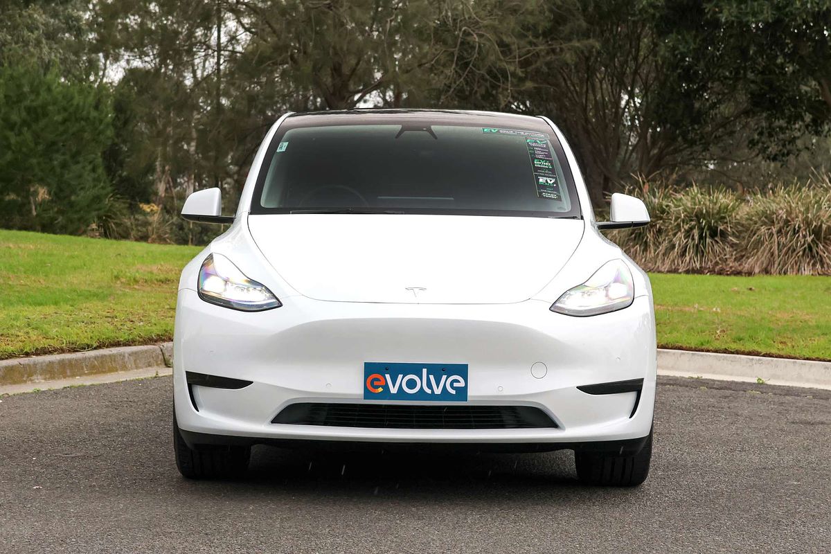 2024 Tesla Model Y Rear-Wheel Drive