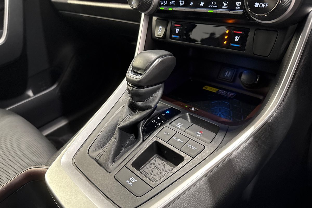 2025 Toyota RAV4 Cruiser AXAH52R
