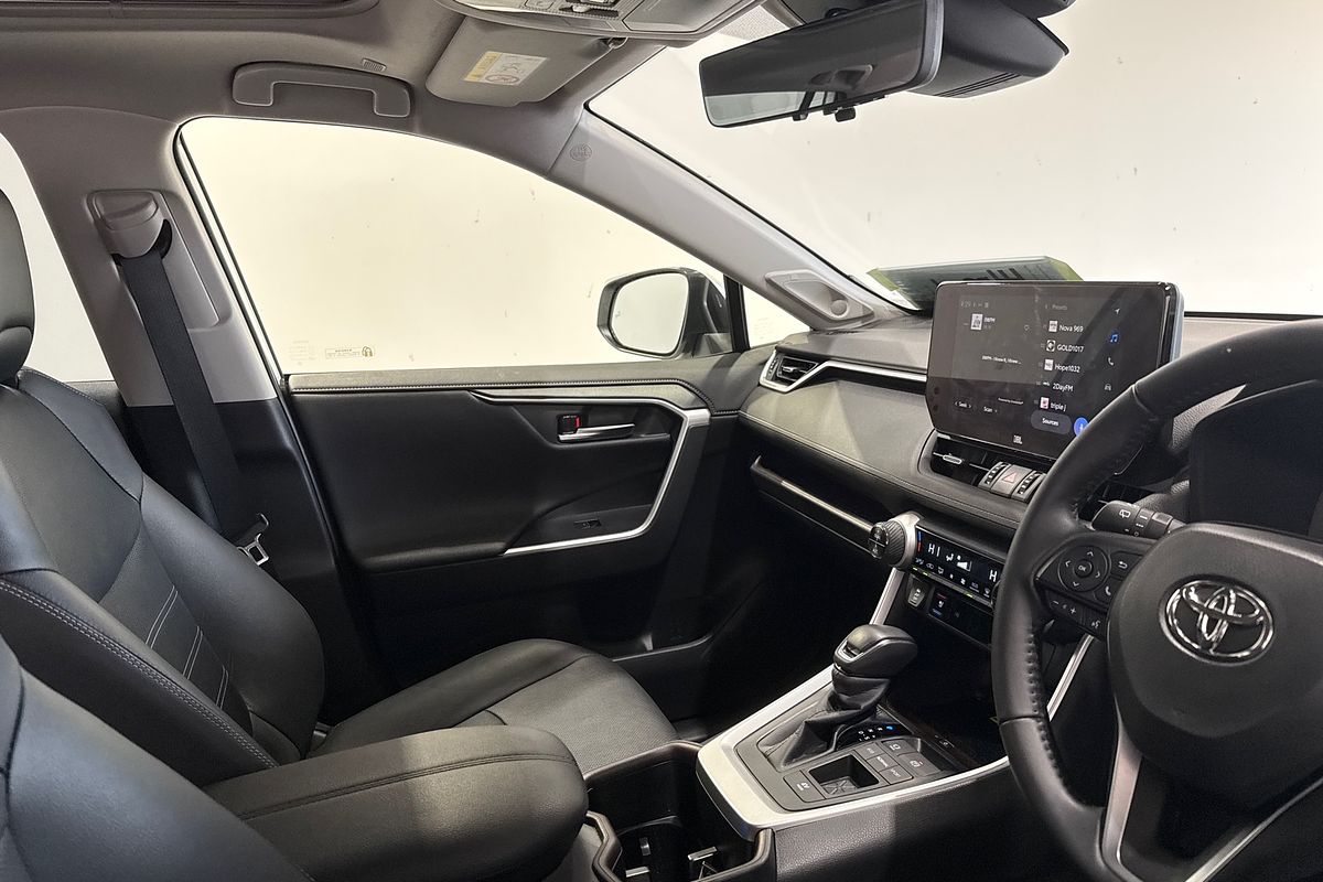 2025 Toyota RAV4 Cruiser AXAH52R