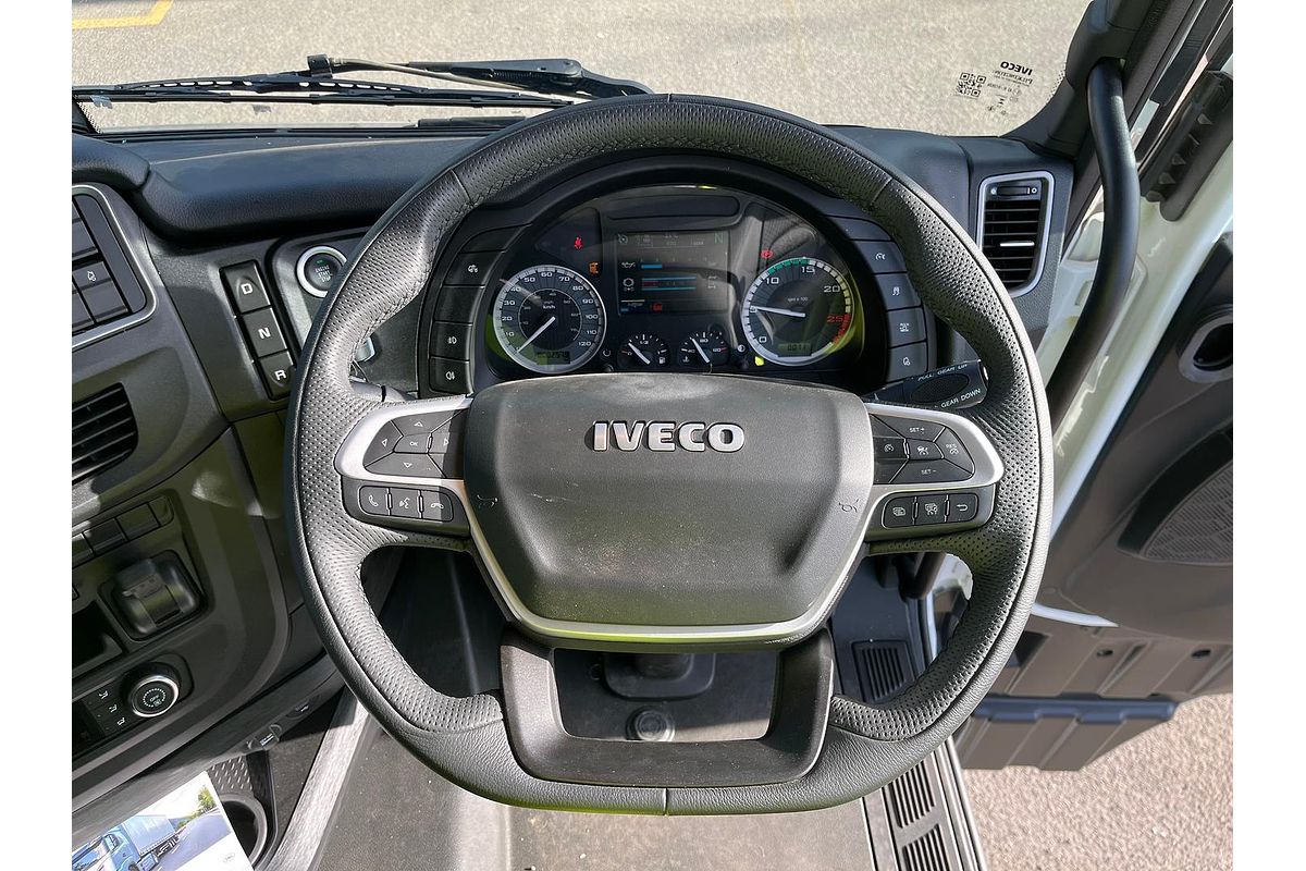 2026 IVECO S-Way AS700 image 13