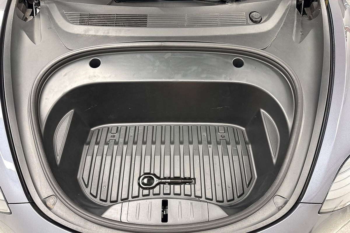 2022 Tesla Model 3 Rear-Wheel Drive
