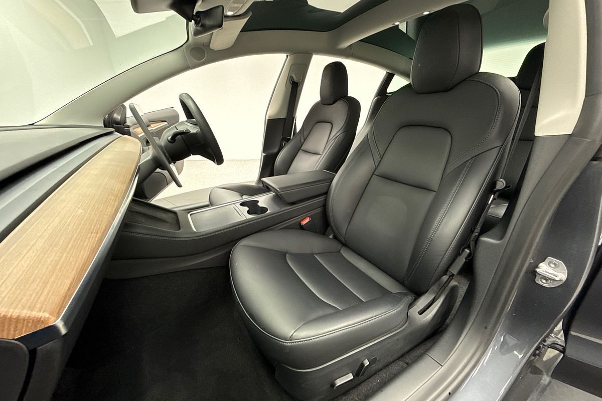 2022 Tesla Model 3 Rear-Wheel Drive