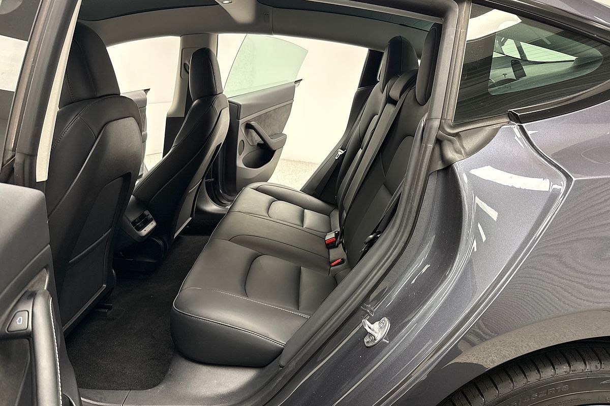 2022 Tesla Model 3 Rear-Wheel Drive