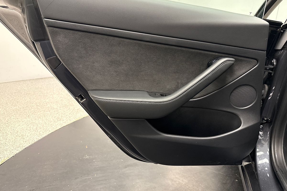 2022 Tesla Model 3 Rear-Wheel Drive