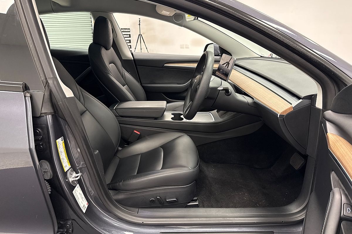 2022 Tesla Model 3 Rear-Wheel Drive