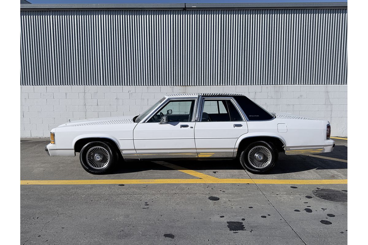 1990 Ford Ltd Crown Victoria