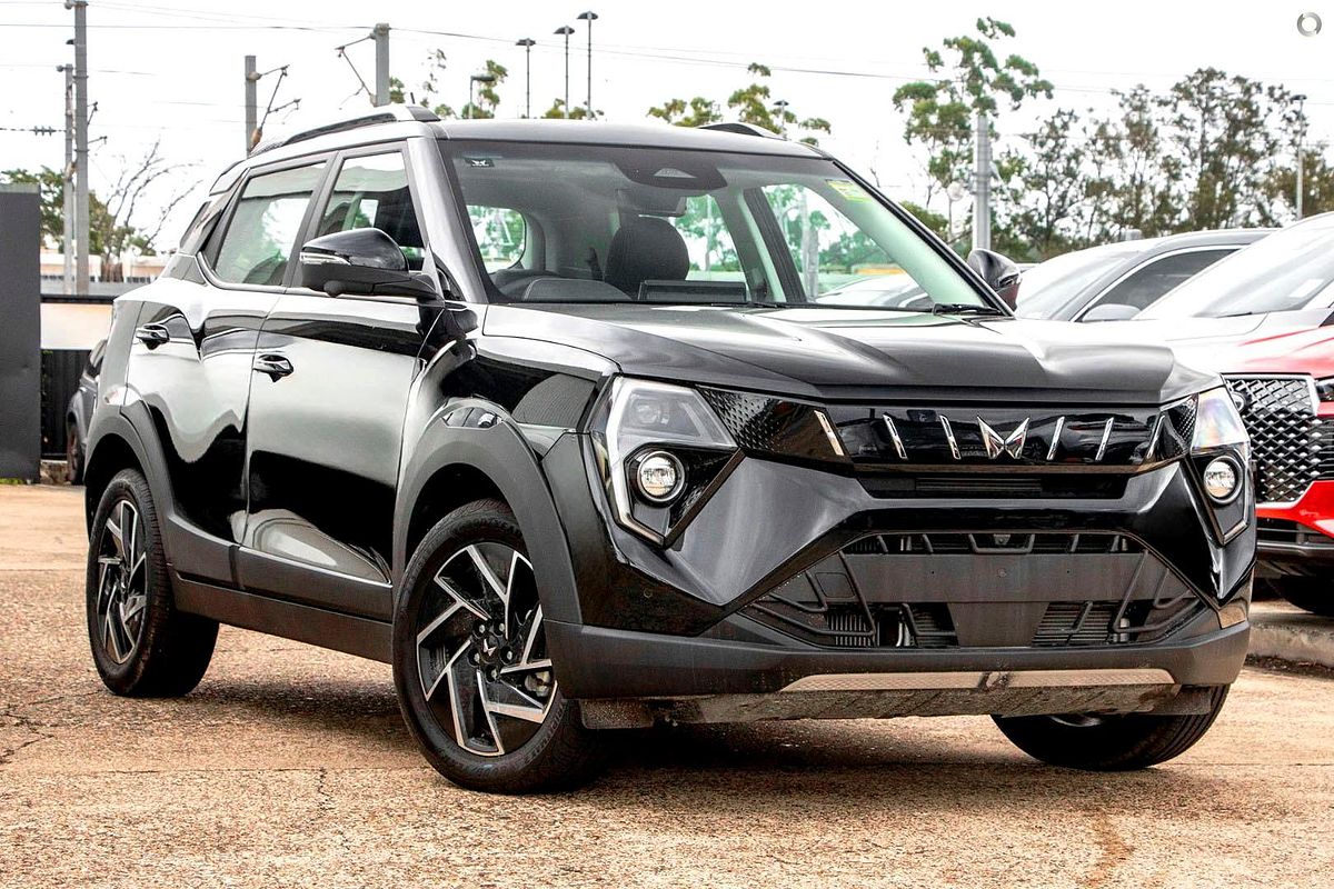 2025 Mahindra XUV3XO AX5L