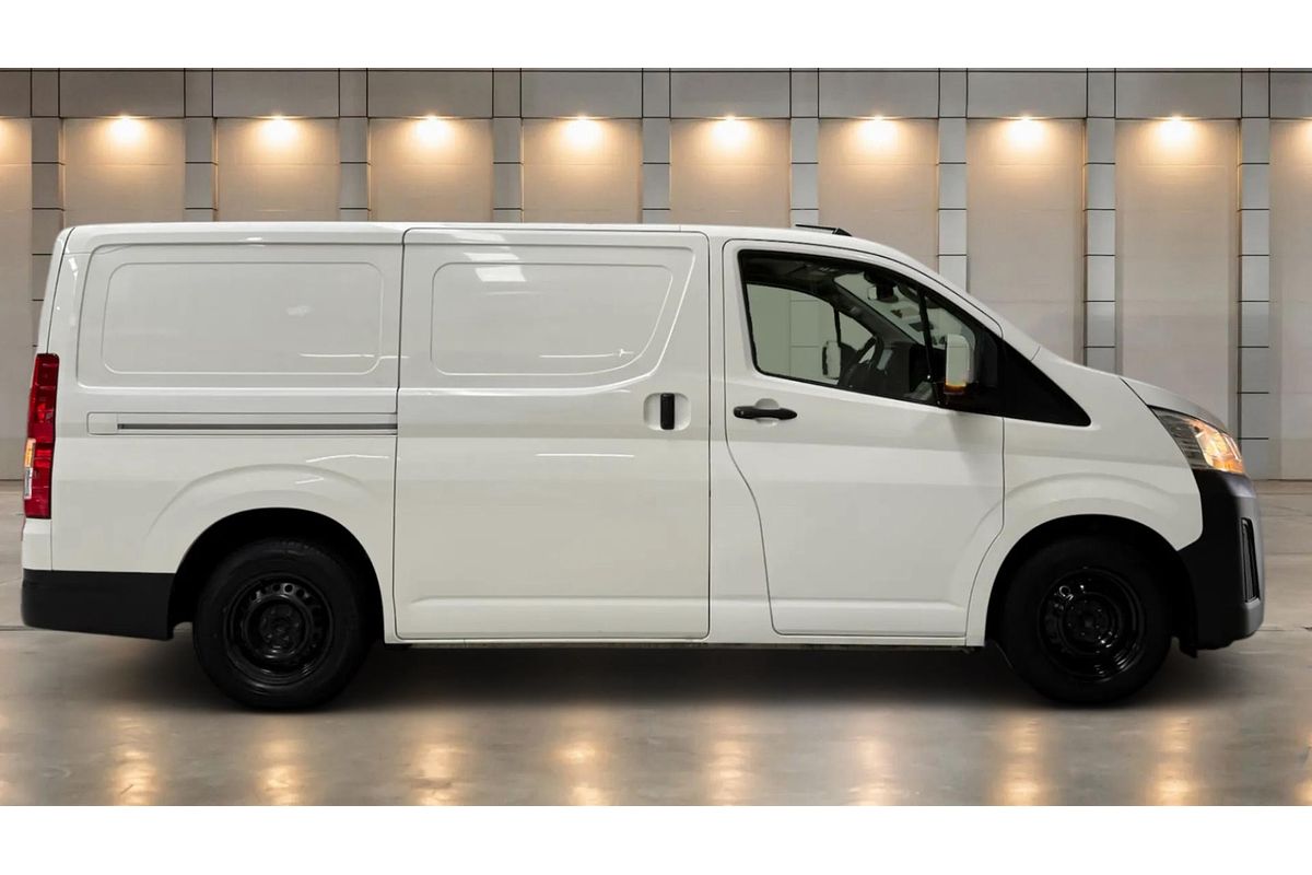 2022 Toyota Hiace GDH300R LWB