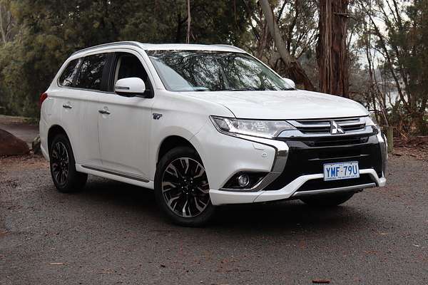 2017 Mitsubishi Outlander PHEV Exceed ZK