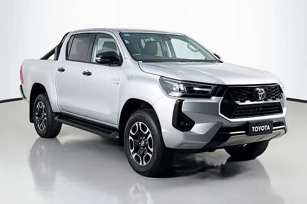 2025 Toyota Hilux SR5 48V GUN126R 4X4