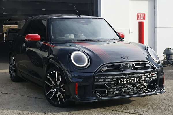 2025 MINI Cooper JCW Favoured F67