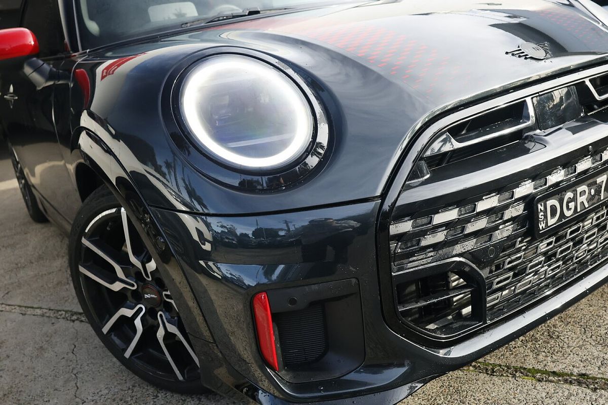 2025 MINI Cooper JCW Favoured F67