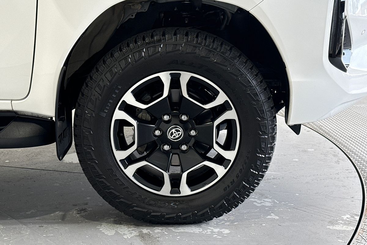 2023 Toyota Hilux SR5 GUN126R 4X4
