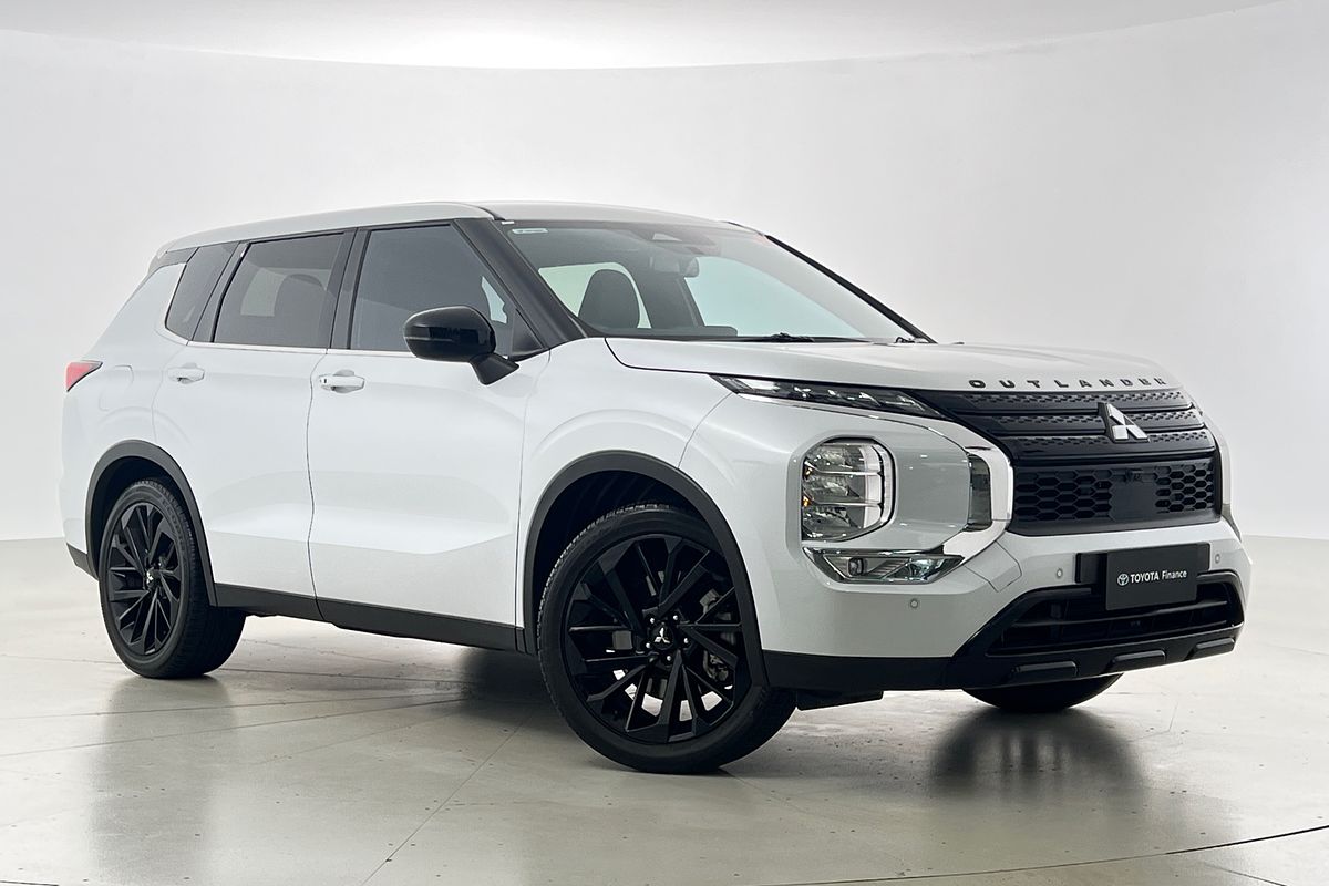 2023 Mitsubishi Outlander LS Black Edition ZM