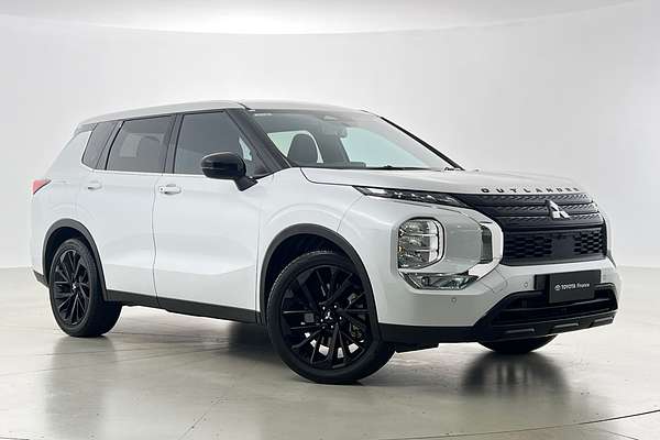 2023 Mitsubishi Outlander LS Black Edition ZM