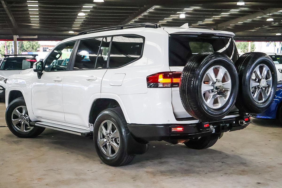 2024 Toyota Landcruiser GXL FJA300R