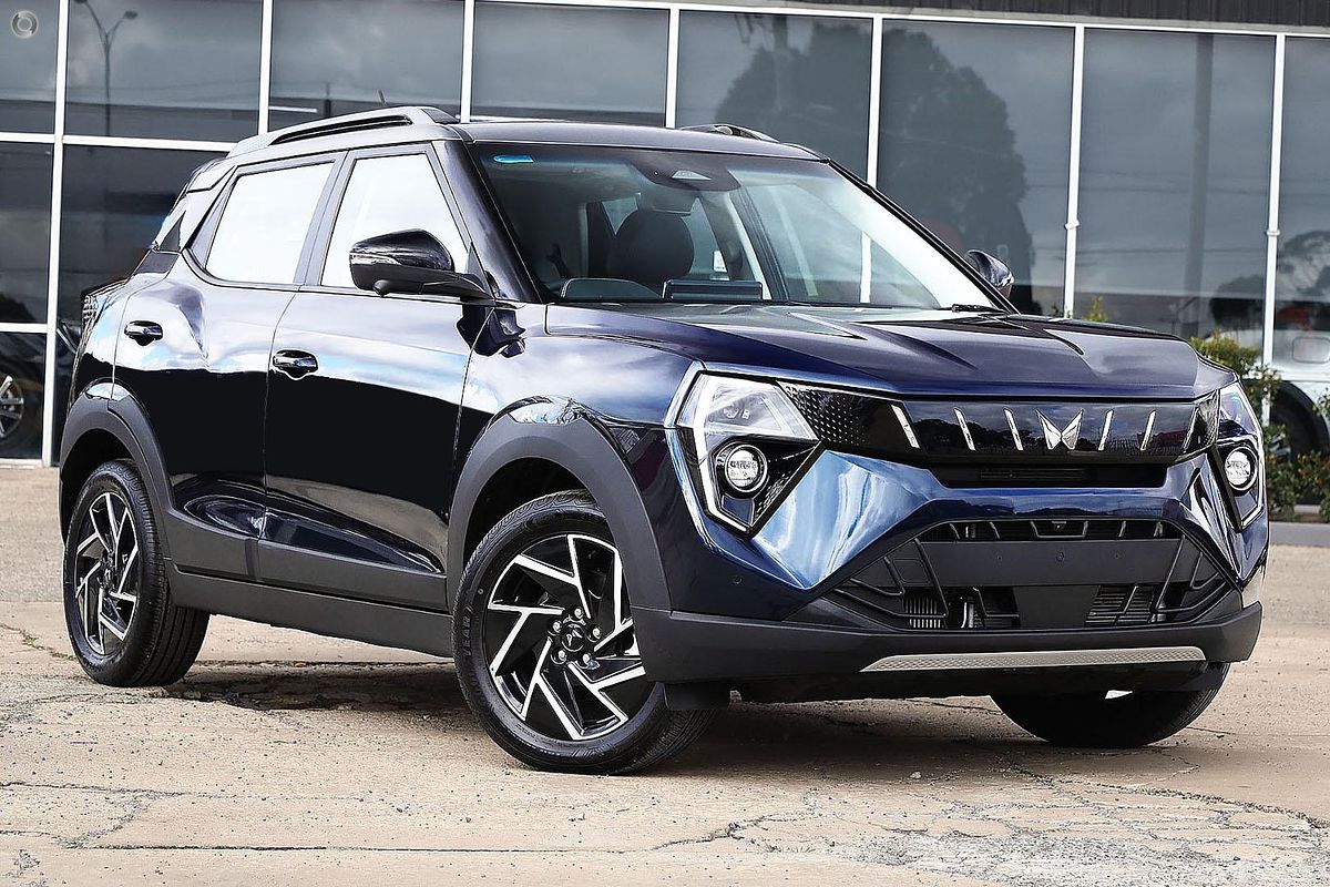 2025 Mahindra XUV3XO AX7L