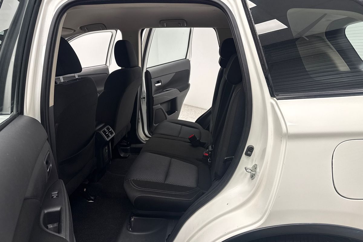 2019 Mitsubishi Outlander ES ADAS ZL