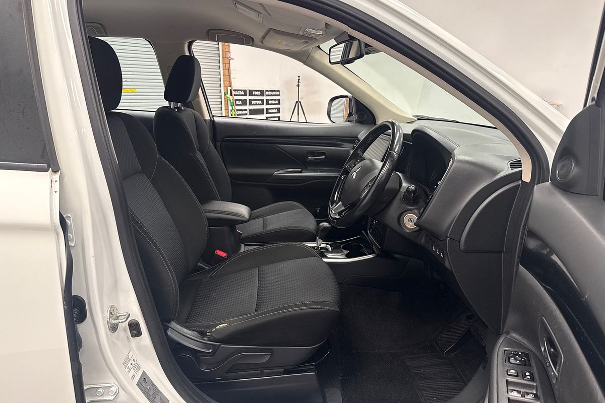 2019 Mitsubishi Outlander ES ADAS ZL