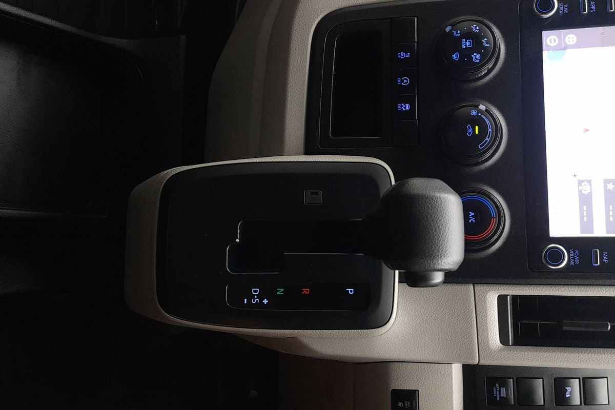 2022 Toyota Hiace GDH300R LWB